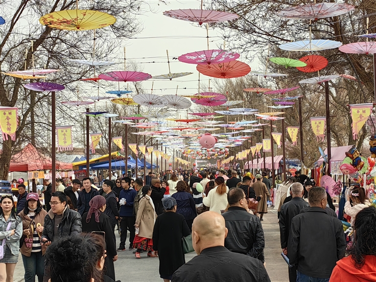 吐鲁番杏花季暨托克逊县第七届杏花季活动开幕