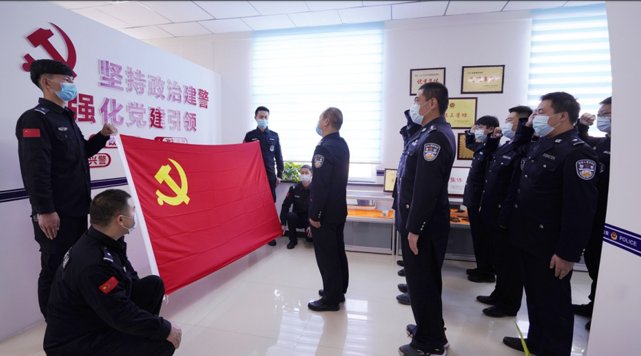 讯(通讯员 王筱庆)阜康市公安局城关镇派出所深入践行新时代枫桥经验